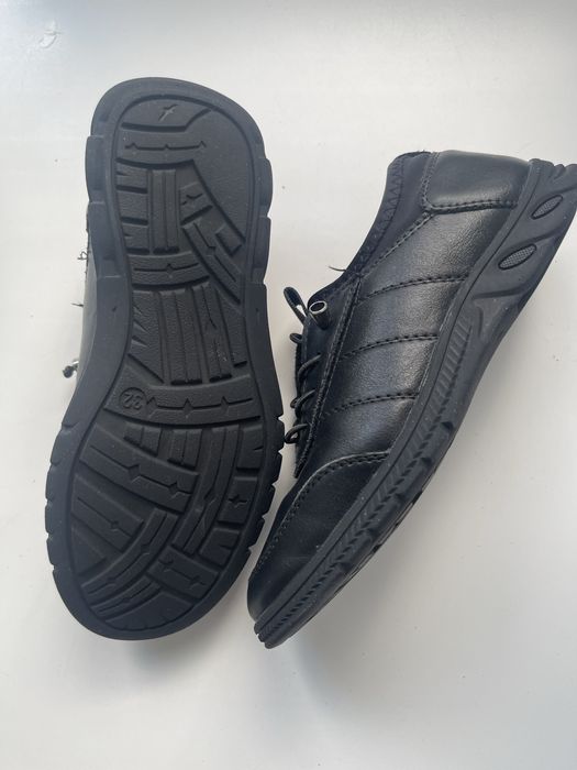 Туфли для мальчиков-школьников