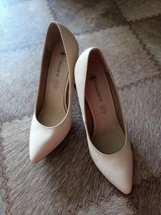 Новые туфли р-р 36-37