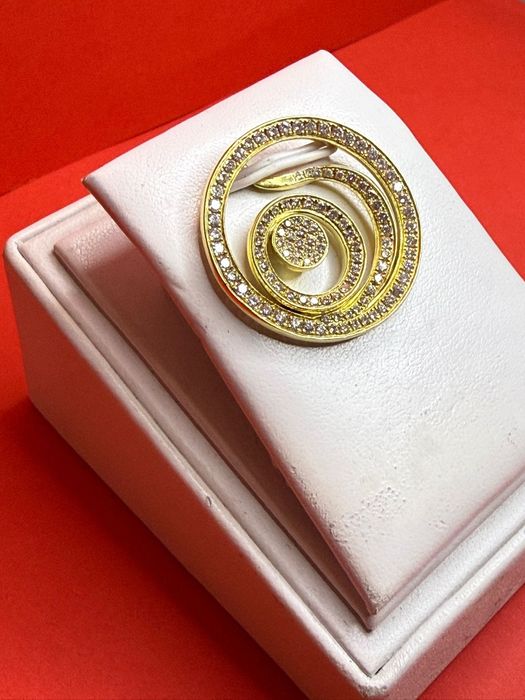 Medalion cu pietre prețioase din aur de 18K Amanet BKG