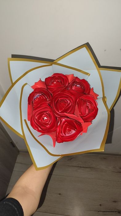 Buchete trandafiri, lucrați manual!