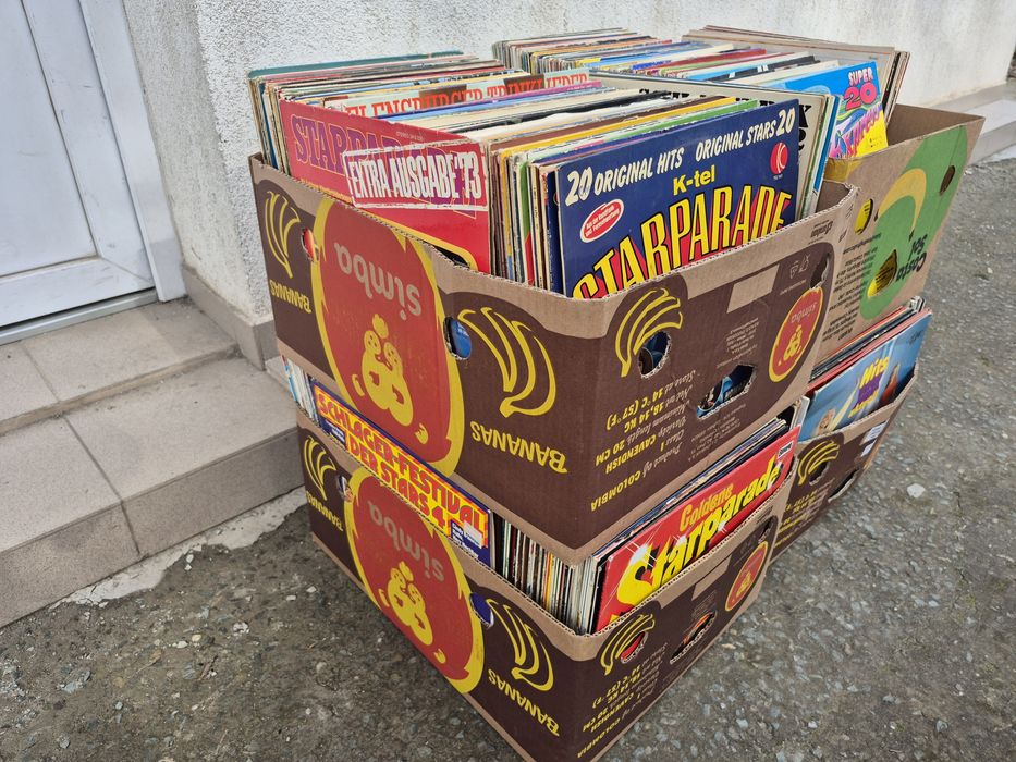 Vând Lot 150lp Discuri Vinil cu muzică usoara mixta 

Artiști:

- Fra