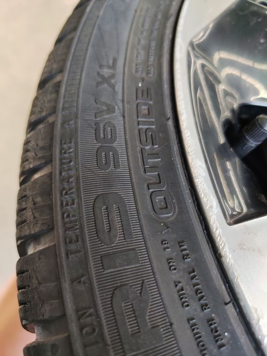 4 бр зимни 235/40/19 Hankook Дот 2020г