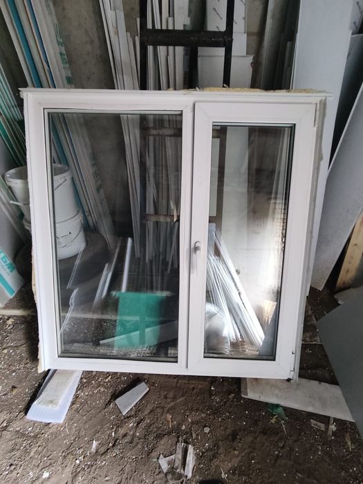 Продам пластиковые окна 2штуки