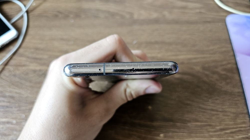 Samsung S10+ citeste anuntul