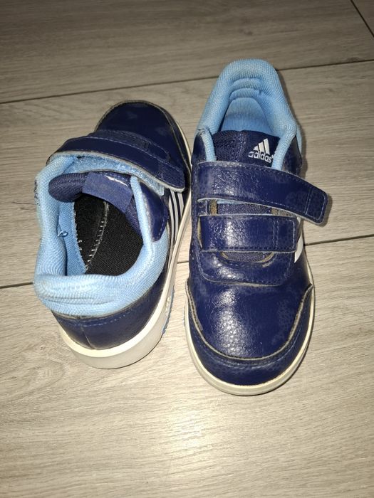 Vând 3 perechi adidași, 80 lei toți