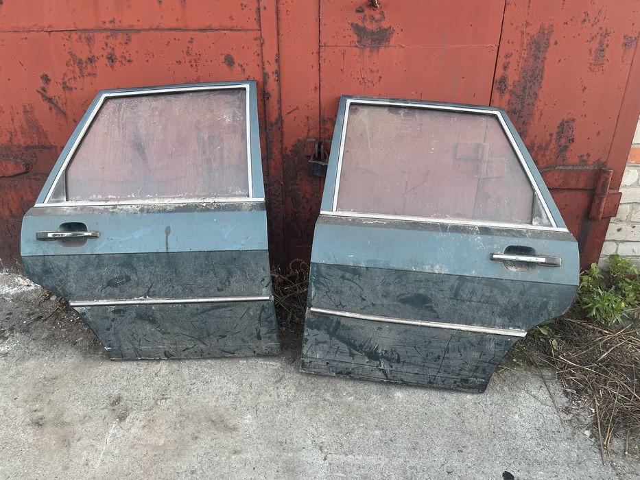 Продам Двери Ауди 80 В 2