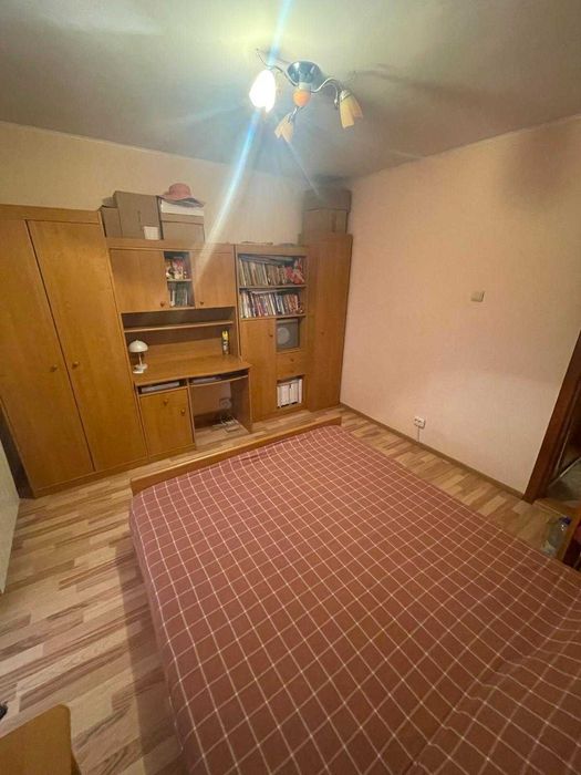 Apartament 3 cam decomandat, ultra spatios, mobilat, 2 balcoane, spațiu depozitare aditional, bloc din 1987