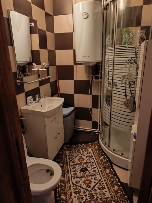 Vând apartament renovat și mobilat Nehoiu