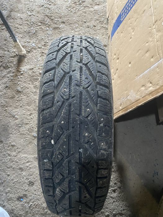 Продам зимнюю резину R15