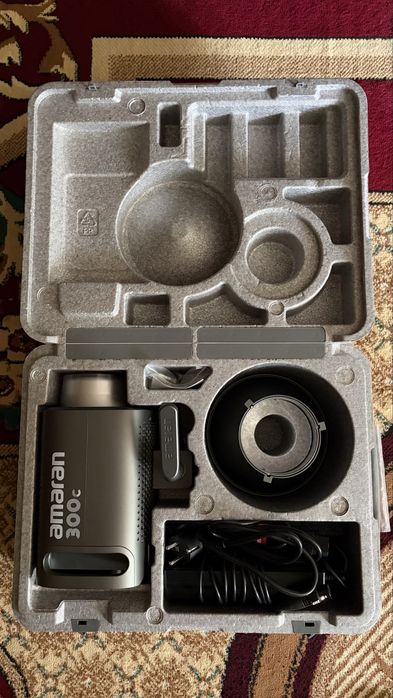 Amaran 300c (by Aputure)