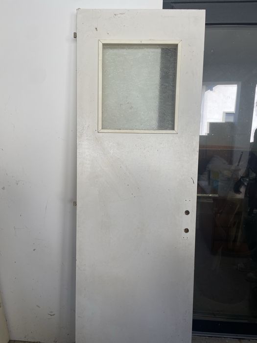 Uși făra toc vopsite