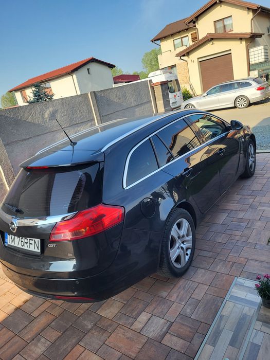 Opel insignia pentru dezmembrat
