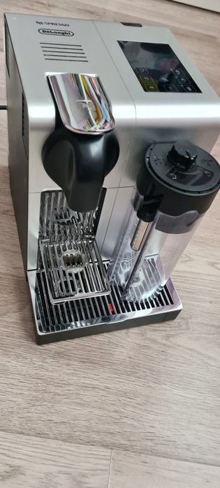 Espressor Delonghi Latissima Pro Nespresso