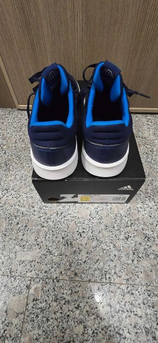 Маратонки Adidas!!