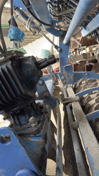 Lemken saphir selka sotiladi.