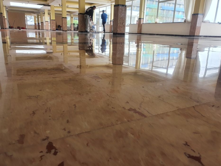 Slefuim si lustruim marmura ,travertin granit si turnat mozaic