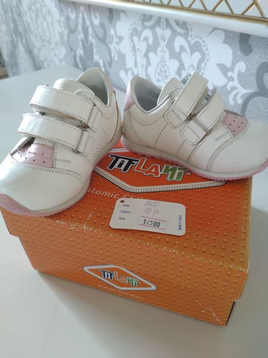 Продам детскую обувь