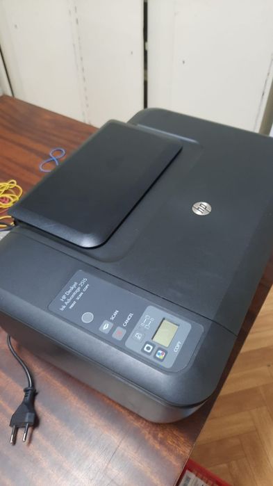 Продаю цветной принтер