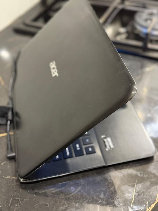 Ноутбук Acer Intel Core i5 / 4GB RAM