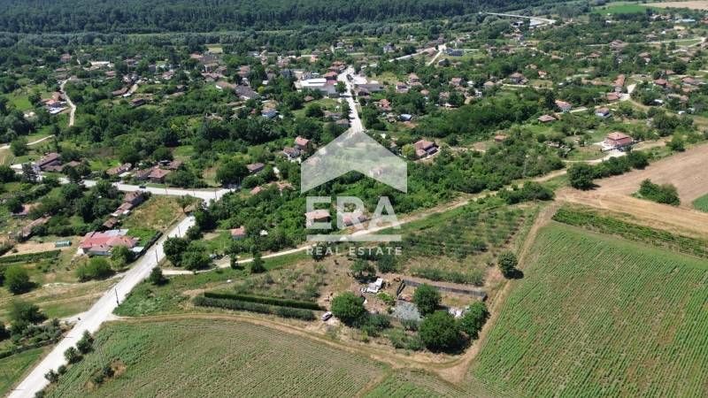 Ексклузивен, голям поземлен имот за продажба, с ток и вода, на 20 м от