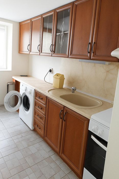 Дава се под наем Едностаен апартамент в Пловдив, Гагарин - 52 кв.м за 306 € - Снимка #1