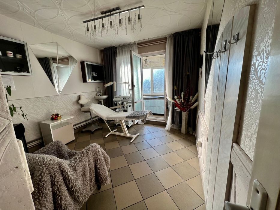 Posturi de inchiriat la Salonul de înfrumusețare Belle-Amie,închiriază