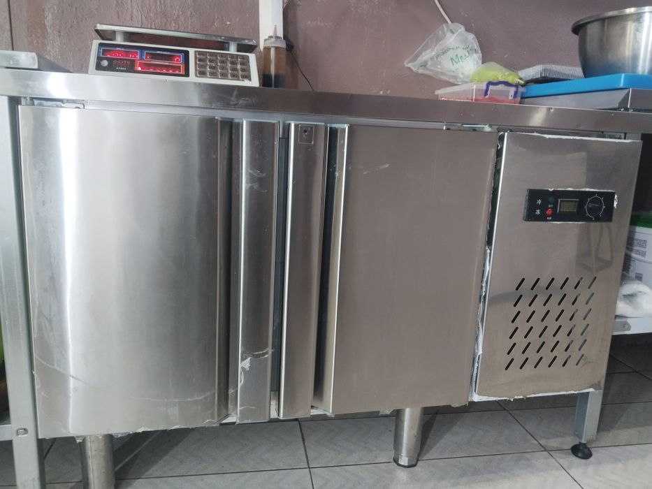 Продам холодильный стол