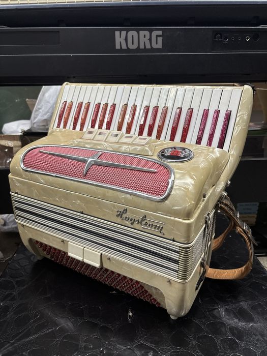 Acordeon Hangstrom cu 120 de basi