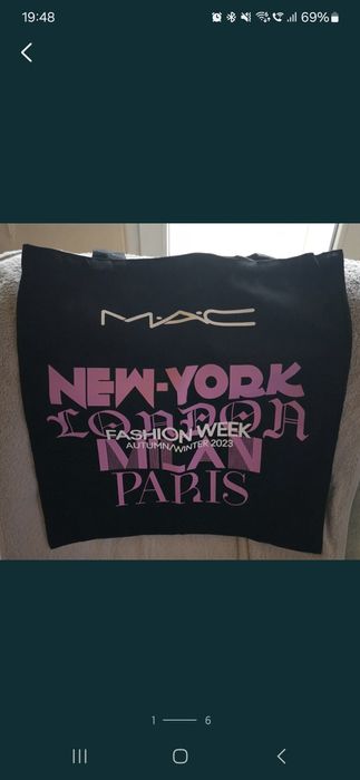 Mac Cosmetics чанта