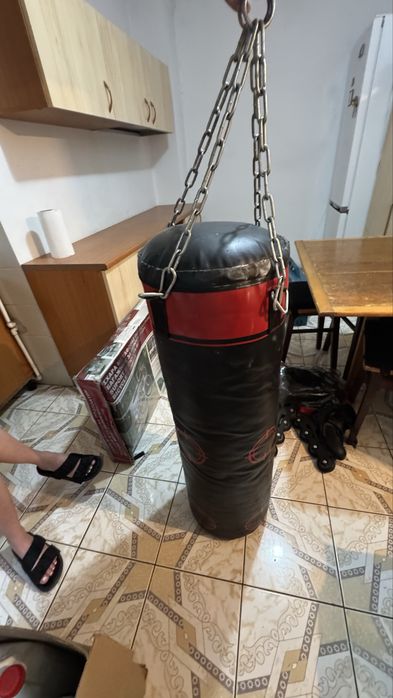 Sac de box cu prindere cu lanturi