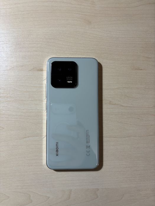 Продам смартфон xiaomi 13!