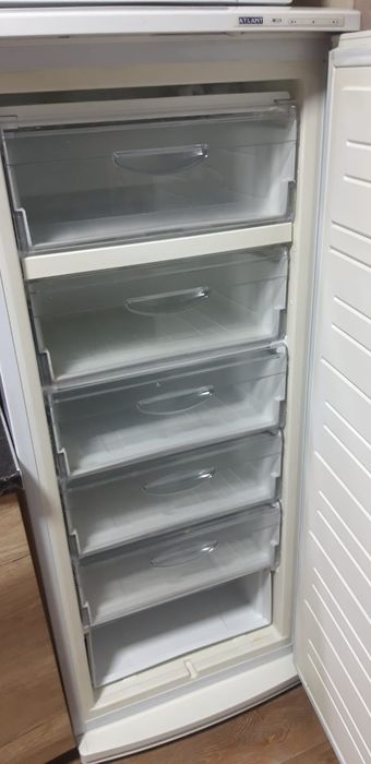 Продам холодильную камеру Атлант