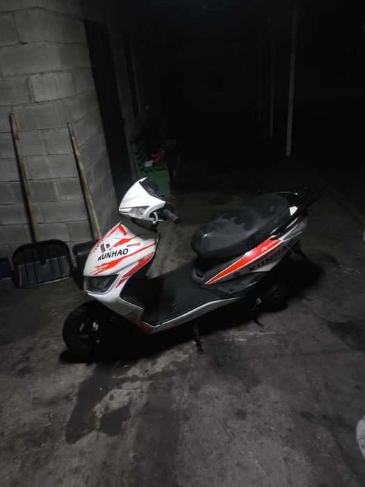 Продам м8 мопетт