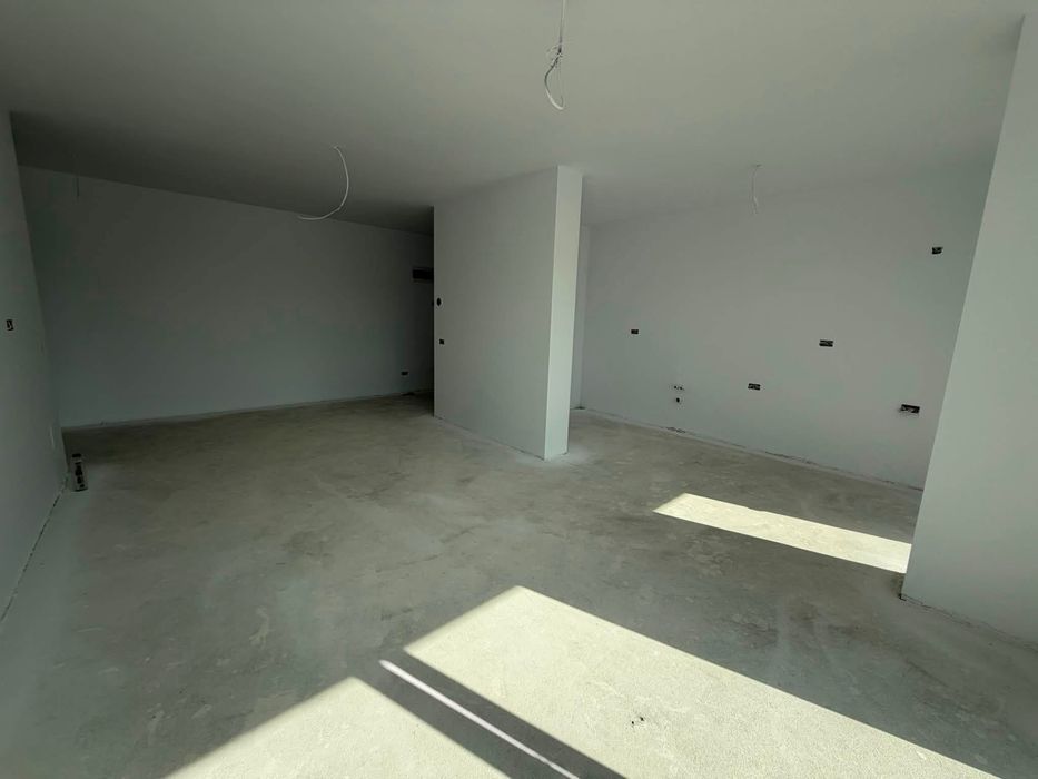 Apartament de 3 camere , 2 bai , 80 m2 utili , complex Elite