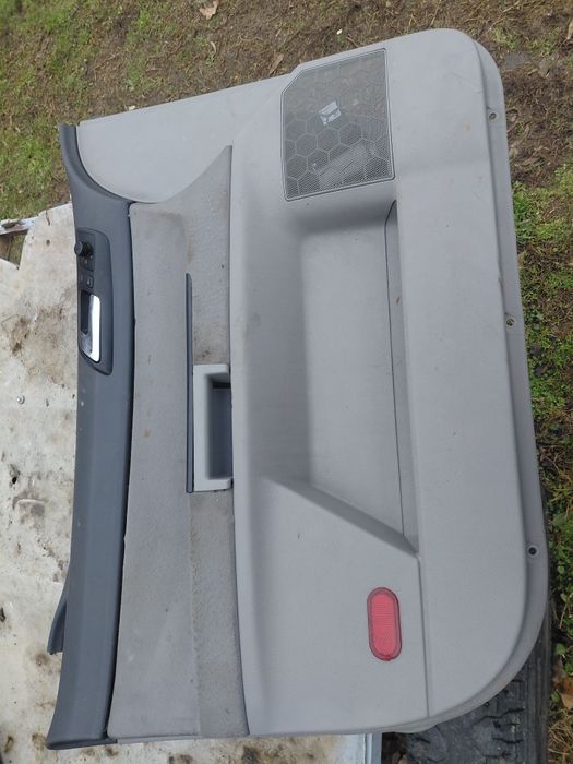 Кори за wv polo 2004 г