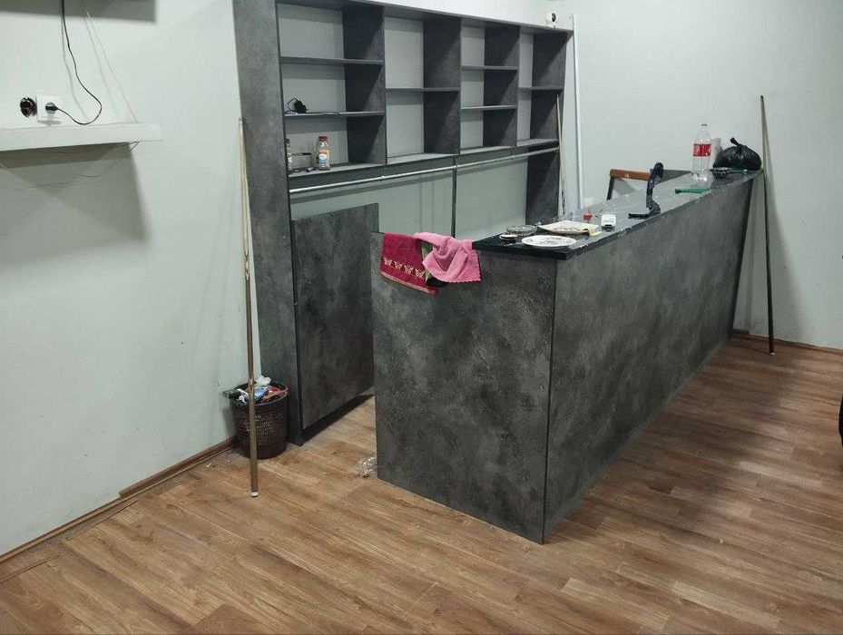 2 та бильярд стол ва қолган буюмлар сотилади