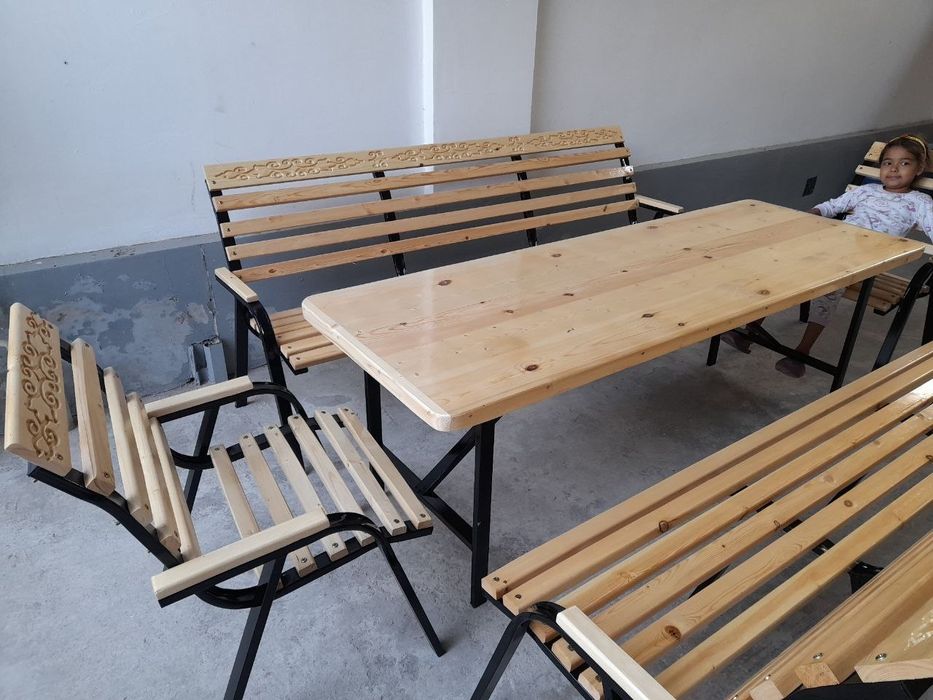 Dachni stol stul sehdan gulsiz