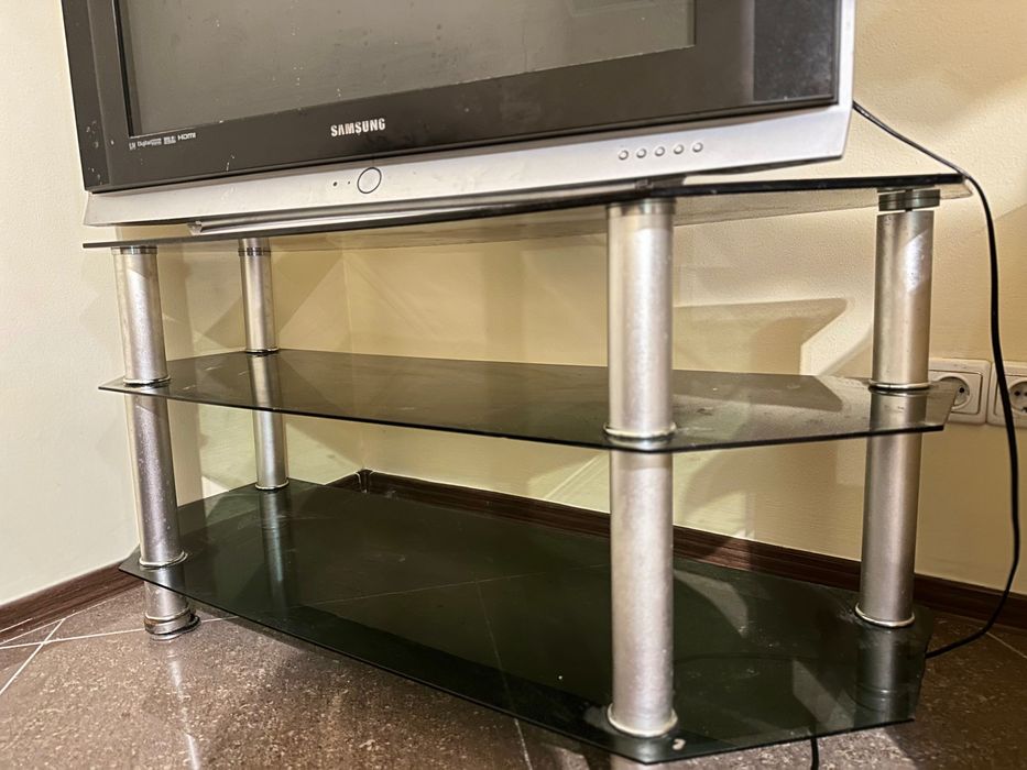 Телевизор и подставка вместе