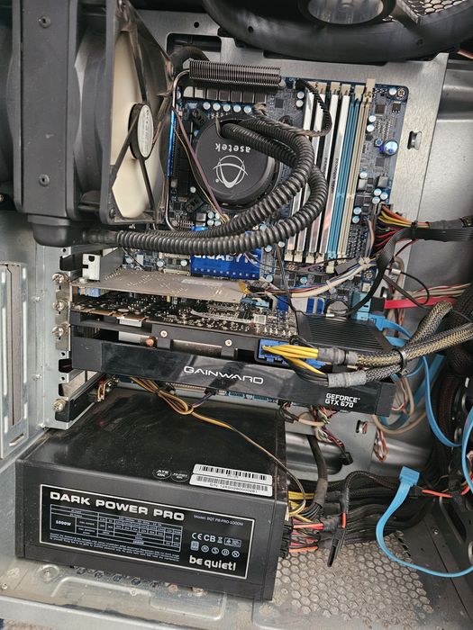 Vand pc in stare buna