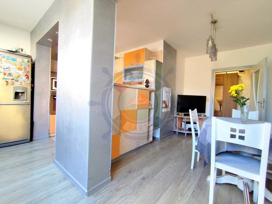 Четиристаен обзаведен апартамент в Цветен квартал, гр.Варна