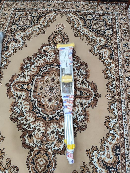 Продам костыли  новые две пары