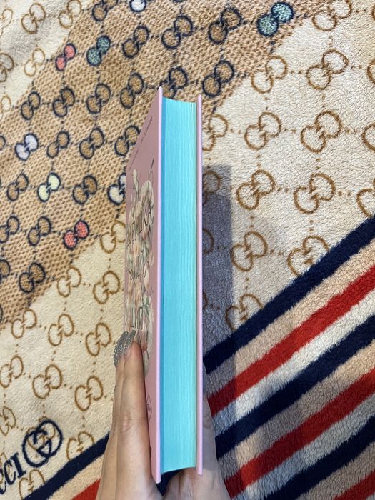 Девушка,змей, шип