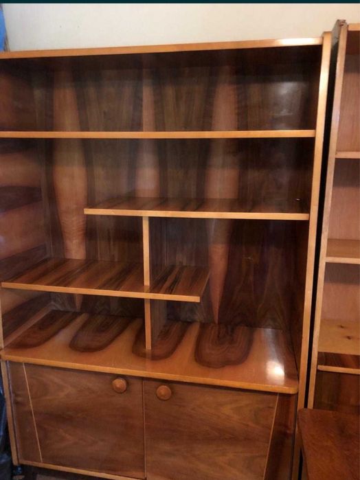 Noptiera din lemn masiv 500 LEI si mobilier GRATIS