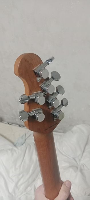 электрогитарa music man sterling Stratocaster