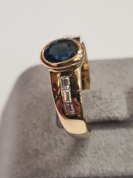 Inel din aur galben 18k, cu safir natural si diamante naturale, IAU837