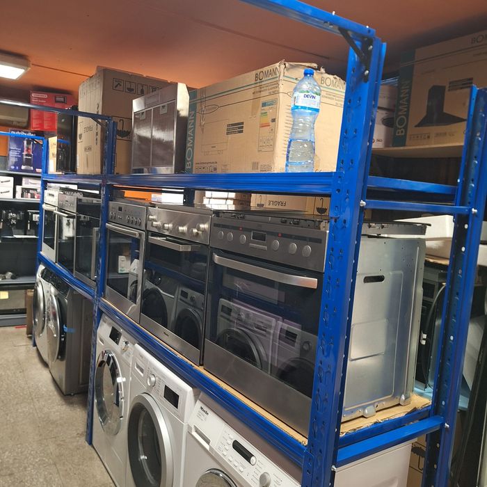 Парогладачка/вертикална ютия- нова неизползвана с нарушен