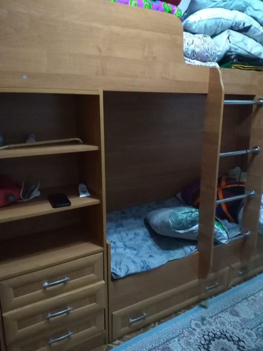 Продается детский гарнитур шкаф и кровать