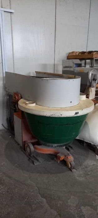 Продам тестомес  330л