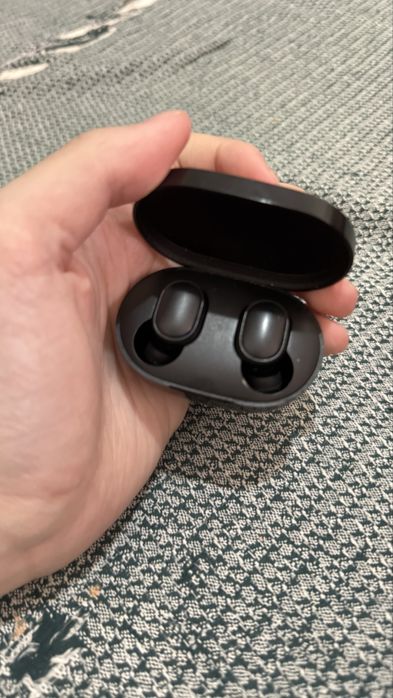 Продам наушник редми