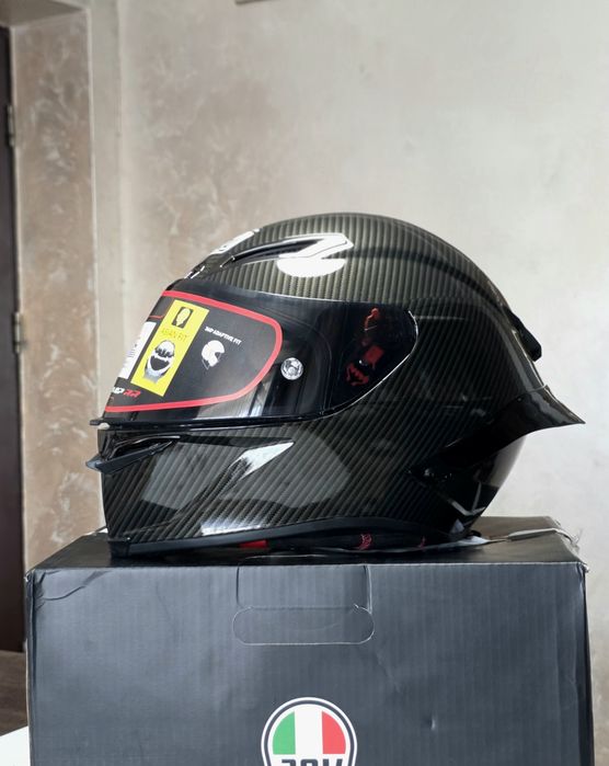 Vand casca marimea L AGV PISTA GP RR noua nepurtata !